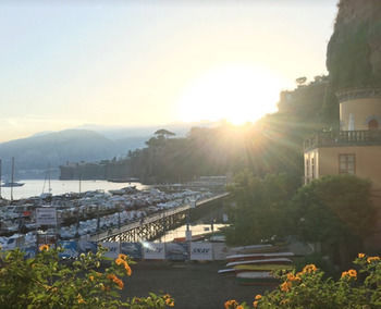 Alojamento de Acomodação e Pequeno-almoço Surriento Sorrento